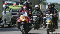 Hari terakhir arus balik tampak terasa di Karawang Barat, para pemotor yang berasal dari arah Jawa Tengah tampak mendominasi.