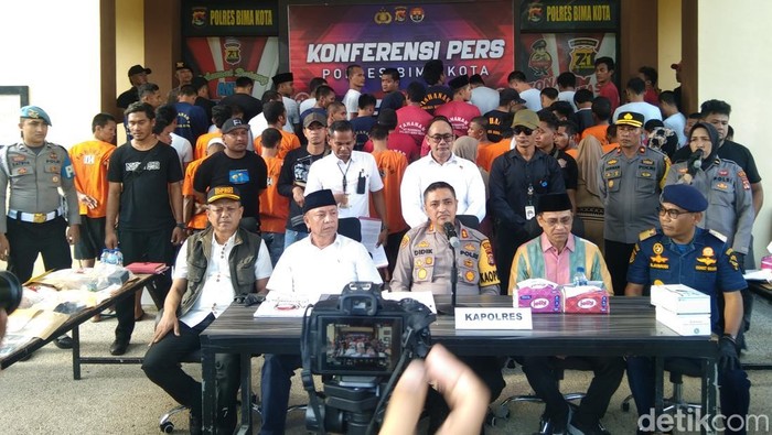 Konferensi pers pengungkapan kasus penyalahgunaan narkoba di Mapolres Bima Kota, Senin, (7/4/2025). (Dok. Rafiin/detikBali)
