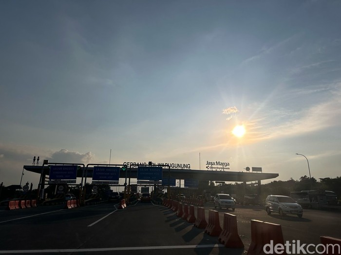 Pantauan Gerbang Tol Warugunung