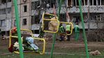 Penghormatan untuk Anak-anak yang Tewas dalam Serangan Rusia di Kryvyi Rih