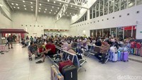 Secara keseluruhan, total penumpang Whoosh selama masa libur Lebaran telah mencapai 292.000 penumpang, dengan rata-rata harian mencapai hingga 23.500 penumpang. Jumlah ini menunjukkan peningkatan signifikan dibandingkan hari biasa yang berkisar antara 16.000 hingga 18.000 penumpang per hari.