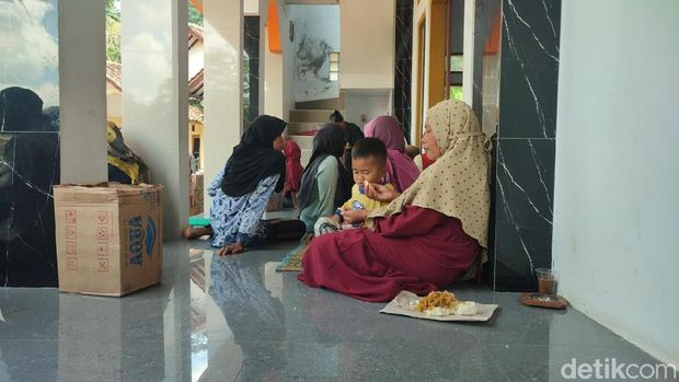 Pergeseran tanah di Panawangan Ciamis.