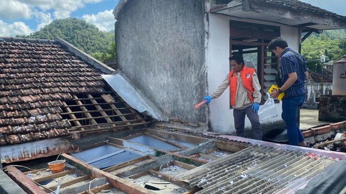 Petasan balon udara meledak di rumah dokter di Trenggalek