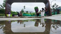 Pengunjung dapat menikmati ruang terbuka bersama di IKN mulai dari Plaza Ceremony, Amphitheater, Bukit Bendera, dan Taman Kusuma Bangsa. 