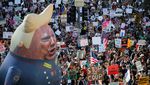 Ramai-ramai Warga AS Turun ke Jalan Protes Kebijakan Donald Trump