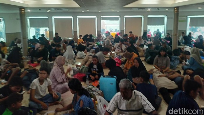 Suasana di dalam kapal feri rute Pelabuhan Bakauheni-Pelabuhan Merak.