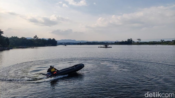 Tim Gabungan Cari Bocah KBB Tenggelam di Sungai Citarum.