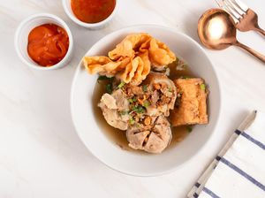 Gurih Segar! 5 Bakso Malang Komplet Ada di Jakarta Timur