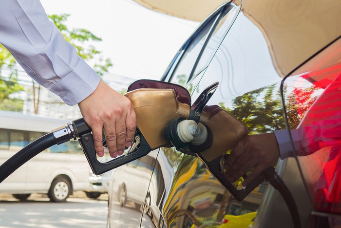 6 Ciri-ciri Tangki Motor dan Mobil Kemasukan Air, Pahami Sebelum Menyesal!