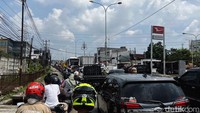 Momen pemutihan pajak ini dimanfaatkan warga untuk dapat menghindari denda yang didapatkannya akibat telat membayar pajak.