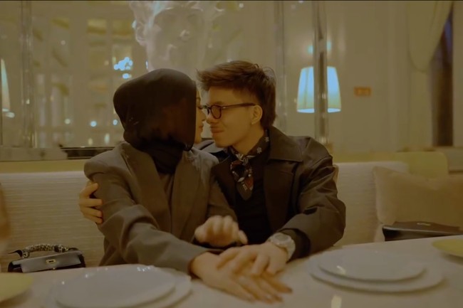 Atta dan Aurel juga terlihat memamerkan keromantisan mereka selama di sana. Keduanya tampak makan malam romantis di salah satu restoran mewah di sana. Foto: Instagram/@attahalilintar