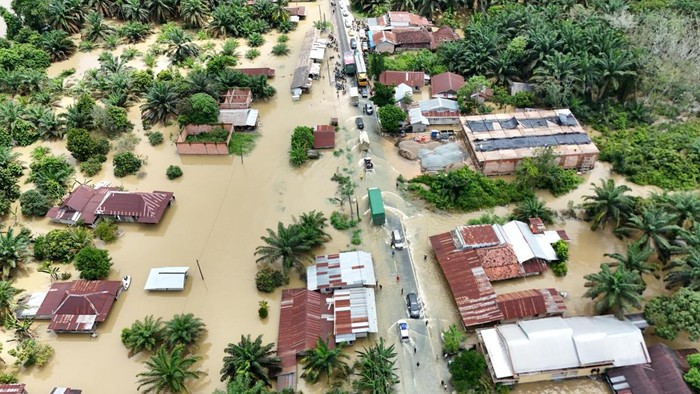 Banjir di Jalintim Muba mencapai puluhan kilometer
