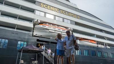 Bawa 177 Wisman, Kapal pesiar MV Scenic Eclipse Singgah di Makassar