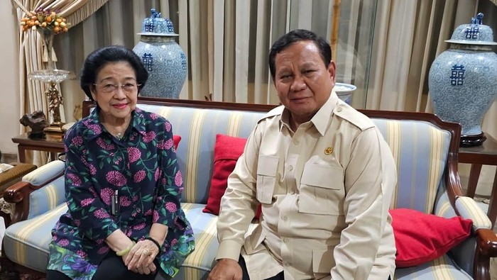 Begini potret momen pertemuan empat mata Prabowo Subianto dengan Ketua Umum PDIP Megawati Soekarnoputri di Teuku Umar. (Dok Instagram Sufmi Dasco Ahmad). Begini potret momen pertemuan empat mata Prabowo Subianto dengan Ketua Umum PDIP Megawati Soekarnoputri di Teuku Umar. (Dok Instagram Sufmi Dasco Ahmad).