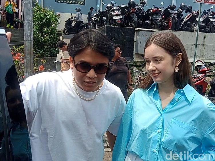 Tatapan Vika Kolesnaya saat Billy Syahputra Bicara Rencana Nikah