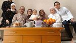 Ini Momen Bintang Emon dan Istri Saat Makan Cuanki dan Ikan Bakar