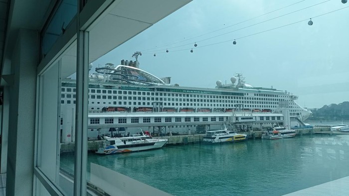 Boarding Naik Kapal Pesiar Star Voyager