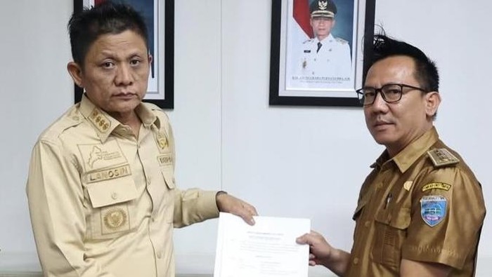 Bupati OKU Timur tunjuk direktur baru RSUD Martapura.