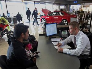 Konsumen Mobil di AS Terserang Virus Panic Buying, Ini Wanti-wanti Pakar