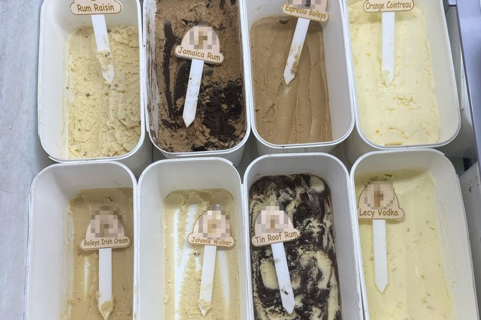 Es krim alkohol di Surabaya disegel