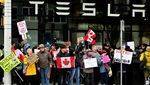 Gelombang Protes Melanda Dealer-dealer Tesla di Berbagai Negara