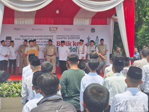 Gubernur Jakarta Pramono Lepas 1.700 Santri Ponpes Gontor di Monas