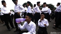 Santi-santri tersebut terdiri dari tingkat SLTP dan SLTA asal Jakarta.