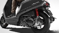 Di Jepang, Honda Dunk terbaru tersedia dalam tiga pilihan warna, yakni Matte Ballistic Black Metallic, Pearl Deep Mud Gray dan Matte Jeans Blue Metallic. Sementara harganya 229.900 yen atau Rp 26 jutaan. Foto: Doc. Honda.