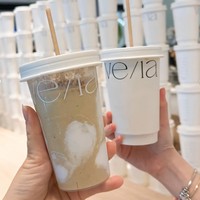 Irish juga membagikan potret minuman yang diminumnya bersama sang putri. Perjalanan liburannya itu terlihat semakin seru dan lengkap. Foto: Instagram/@_irishbella_