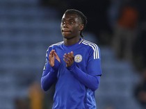 Monga Pemain Belia Leicester Debut, Jersey Polosnya Curi Perhatian