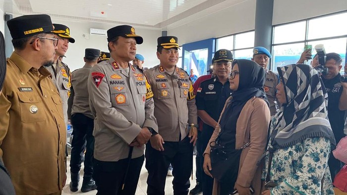 Kapolda Jatim Irjen Nanang Avianto saat meninjau arus balik di Sumenep