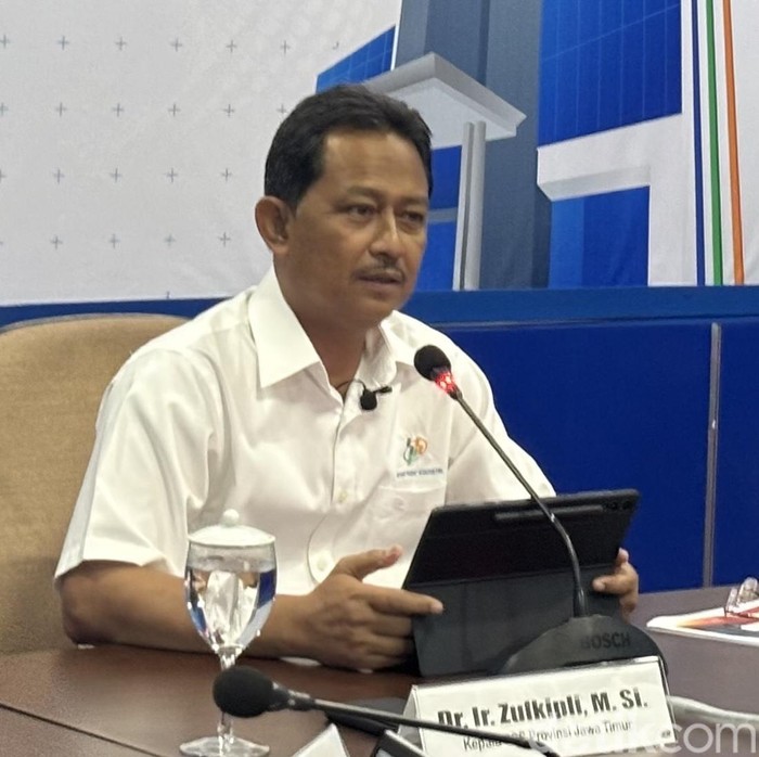 Kepala BPS Jatim Dr. Ir. Zulkipli