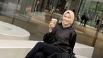 Keseruan Okie Agustina Saat Ngopi hingga Ngemil Gelato