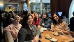 Keseruan Okie Agustina Saat Ngopi hingga Ngemil Gelato