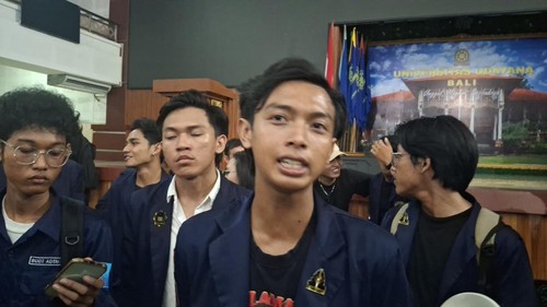Ketua BEM Unud, I Wayan Arma Surya Darma Putra, saat ditemui seusai Sidang Akbar Mahasiswa di Auditorium Widya Sabha, Kampus Bukit Jimbaran, Selasa (8/4/2025). (Fabiola Dianira/detikBali)