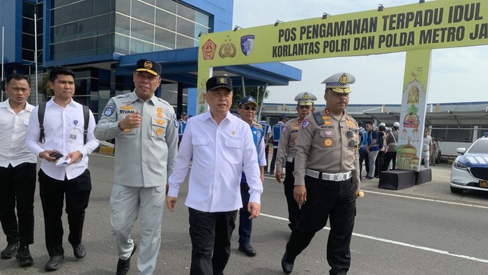 Menhub bersama Kakorlantas dan Dirut Jasa Raharja