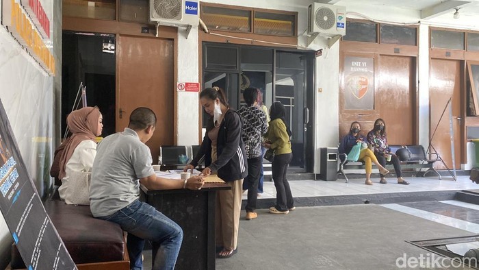 Para korban dugaan penipuan paket Lebaran di Sukabumi