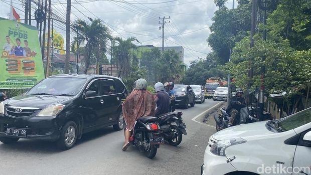 Traffic light atau lampu lalu lintas tidak berfungsi di Jalan Jenderal Ahmad Yani-Jalan Andi Mappangara, Kota Parepare, Sulawesi Selatan (Sulsel).