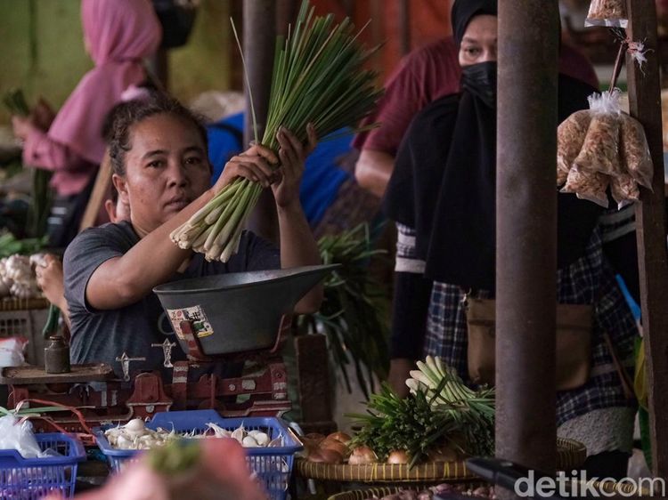 Potret Pasar Tradisional Usai Libur Lebaran