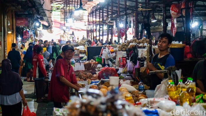 Pasar tradisional di Jakarta kembali bergeliat usai libur Idul Fitri. Salah satunya di Pasar Kebayoran Lama, Jakarta Selatan.