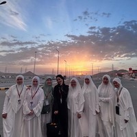 Tissa berangkat umrah saat film yang ia bintangi Norma: Antara Mertua dan Menantu sedang serentak diputar di bioskop Tanah Air. Foto: Dok. Instagram @tissabiani.