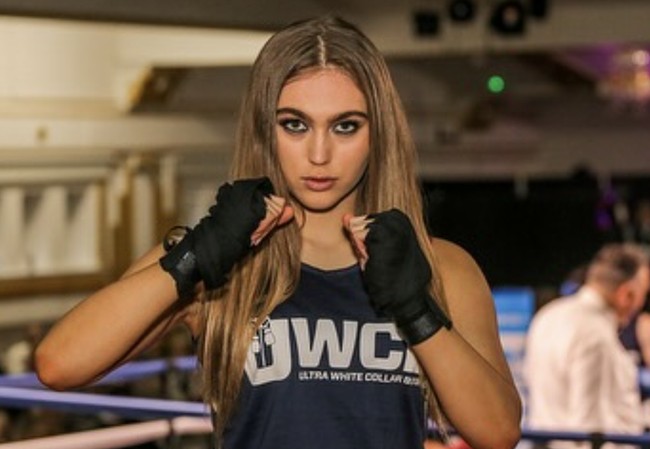 Rheanna memiliki minat besar sebagai petinju. Keputusan untuk menjadi petinju wanita mengejutkan banyak pihak, namun sekaligus menginspirasi. Foto: dok. Instagram @rheannacartier