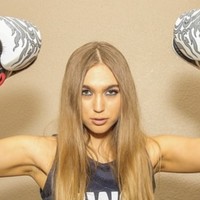 “Namun, saya harap keputusan ini menunjukkan bahwa seseorang bisa punya minat yang beragam dan mampu menembus stereotip,” ucapnya. Foto: dok. Instagram @rheannacartier