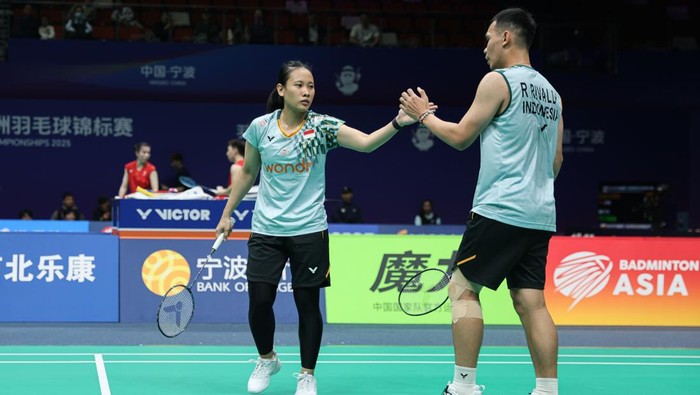 Rinov Rivaldy/Pitha Haningtyas Mentari di Kejuaraan Bulutangkis Asia 2025