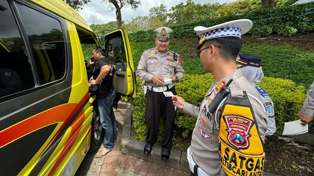 Sat Lantas Polres Batu ramp check angkutan wisata