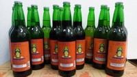 Tak kalah legendaris lainnya adalah Sirup Sarang Sari yang ada sejak 1934 dan pendirinya adalah De Wed Bijlsma. Ciri khas sirup ini menggunakan kemasan botol hijau dengan varian rasa mangga manalagi, pisang ambon, mocca, dan lainnya. Foto: site news