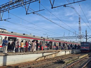 Libur Lebaran Usai, Begini Penampakan Penumpang KRL di Stasiun Bogor