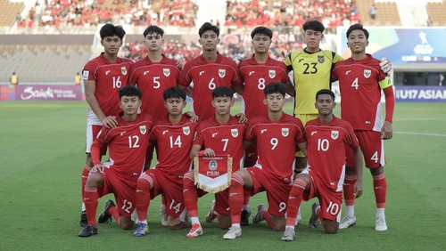 Timnas Indonesia U-17 meraih kemenangan di matchday kedua Grup C Piala Asia U-17, Senin (7/4/2025) malam WIB. Garuda Menang menang 4-1 atas Yaman dalam laga yang berlangsung di Stadion Prince Abdullah Al-Faisal.