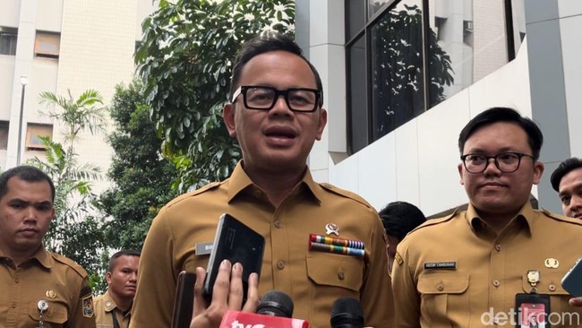 Buntut Panjang Bupati Lucky Hakim Liburan ke Jepang Tanpa Izin