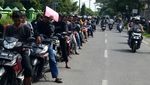 Antrean Bayar Pajak Kendaraan di Samsat Slawi Mengular